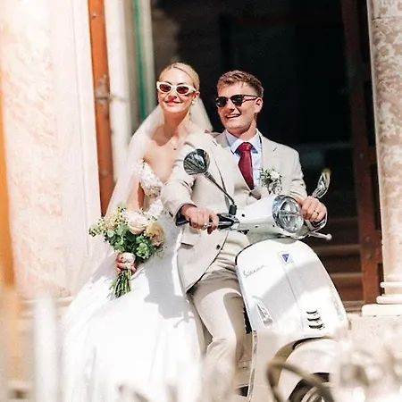 Golden View Apartament *