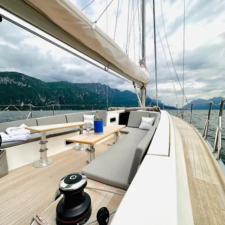 Golden View * Perledo