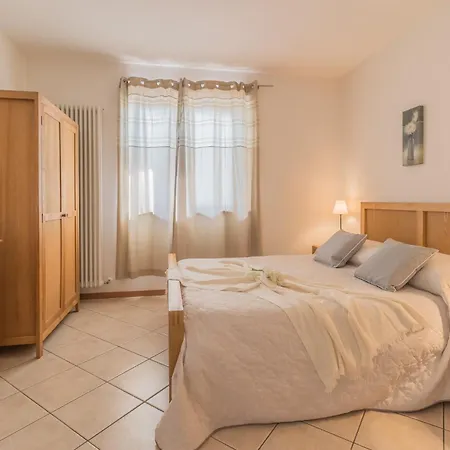 Golden View Перледо